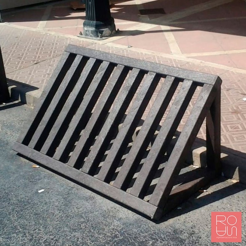 Aparcabicicletes Fauno | Plàstic 100% Reciclat i Ecològic